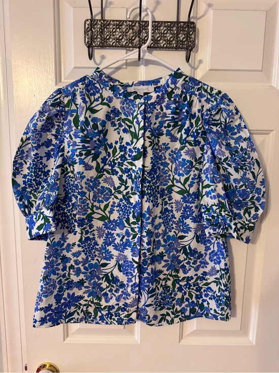 Sugarlips Tops - Sugarlips Blue Floral Puff-Sleeve Blouse with Green Accents